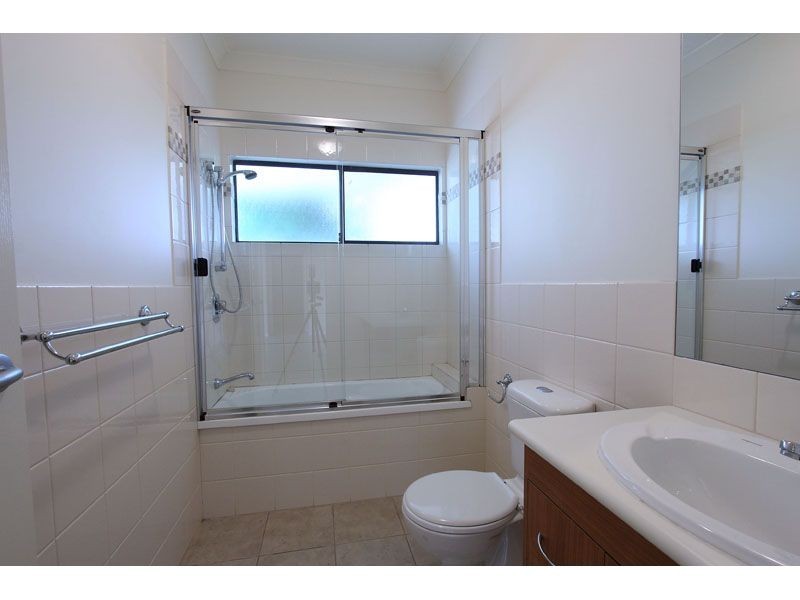 3 Fernbrook Close, Brookwater QLD 4300