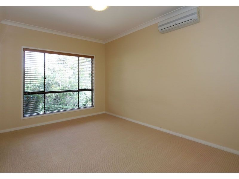 3 Fernbrook Close, Brookwater QLD 4300