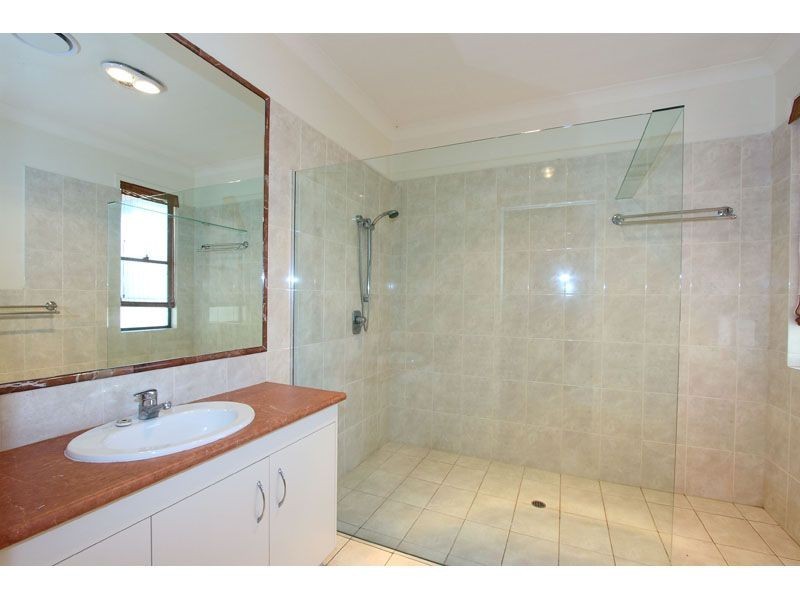 3 Fernbrook Close, Brookwater QLD 4300