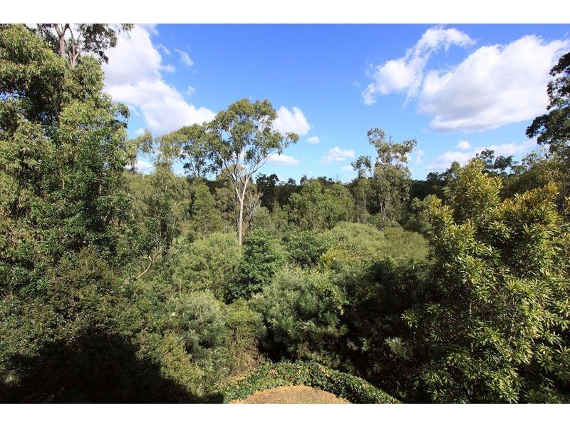3 Fernbrook Close, Brookwater QLD 4300