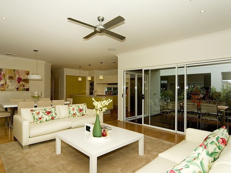 24 Atlantic Drive, Springfield Lakes QLD 4300