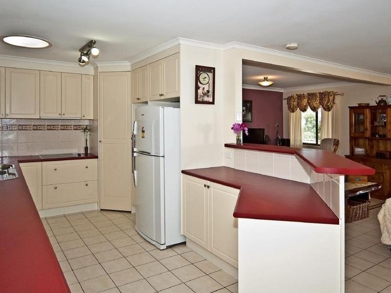 11 Glyn Ct, Redbank Plains QLD 4301