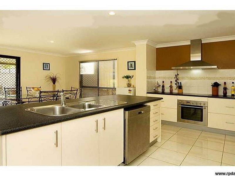 71 Lloyd Bird Crescent, Springfield Lakes QLD 4300