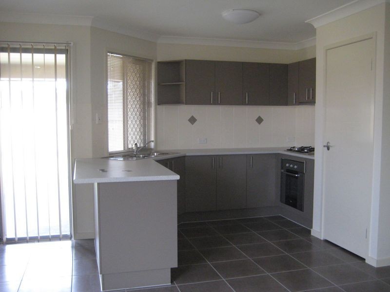L1947 Girraween Drive, Springfield Lakes QLD 4300