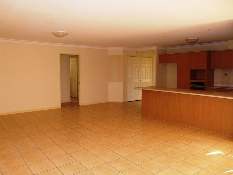 18 Grevillea Place, Forest Lake QLD 4078