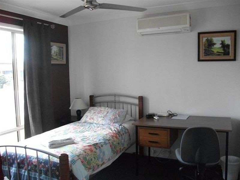 6 Chance Court, Springfield Lakes QLD 4300