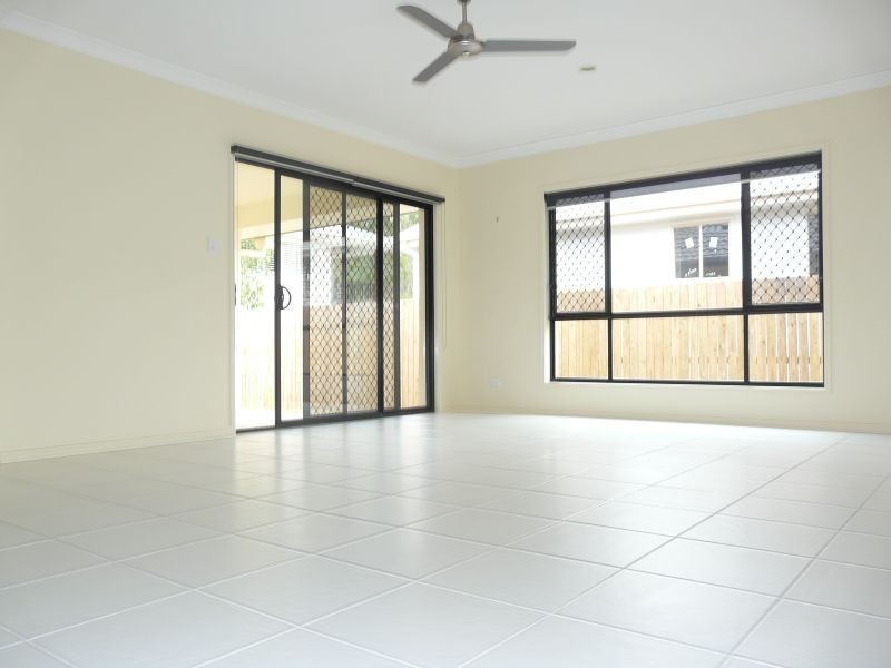 8 Berkeley Circuit, Bellbird Park QLD 4300