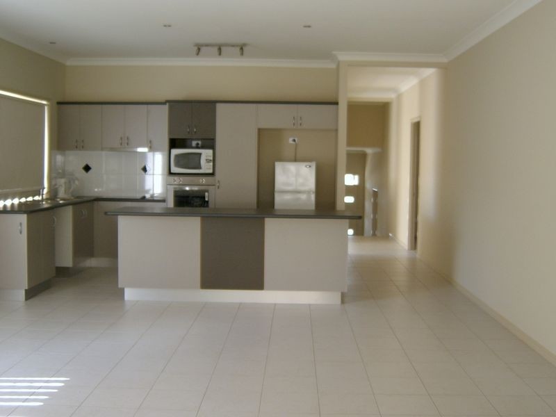 19 Inlet Lane, Springfield Lakes QLD 4300