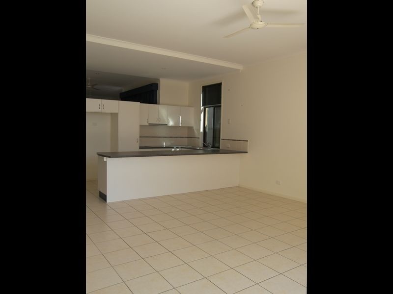 8 Grand South Circuit, Springfield Lakes QLD 4300