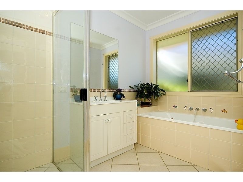 40 James Josey Avenue, Springfield Lakes QLD 4300