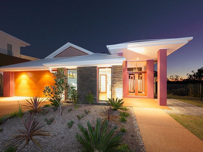 8 Crest Ridge Pde, Brookwater QLD 4300