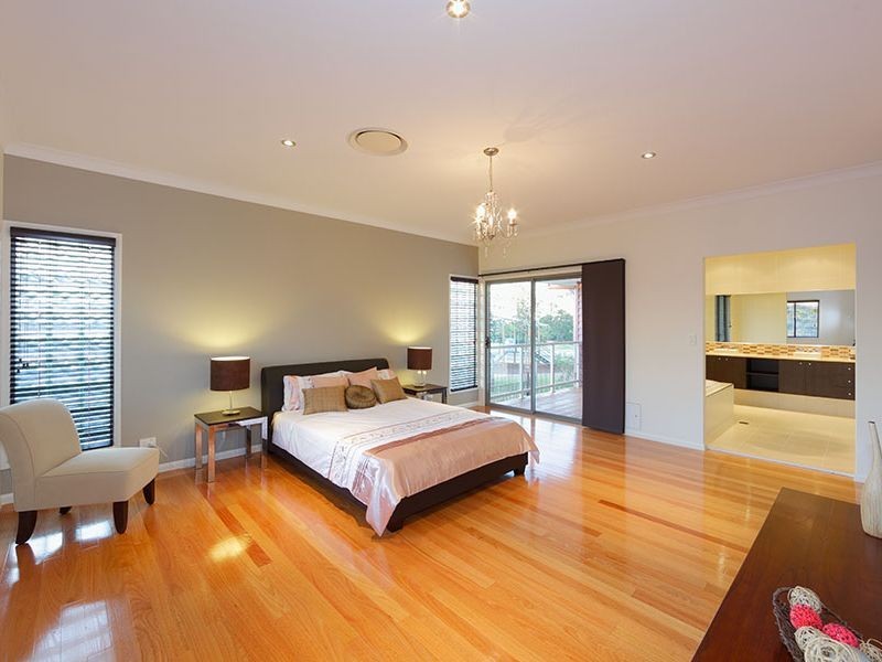 8 Crest Ridge Pde, Brookwater QLD 4300