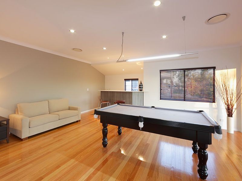8 Crest Ridge Pde, Brookwater QLD 4300