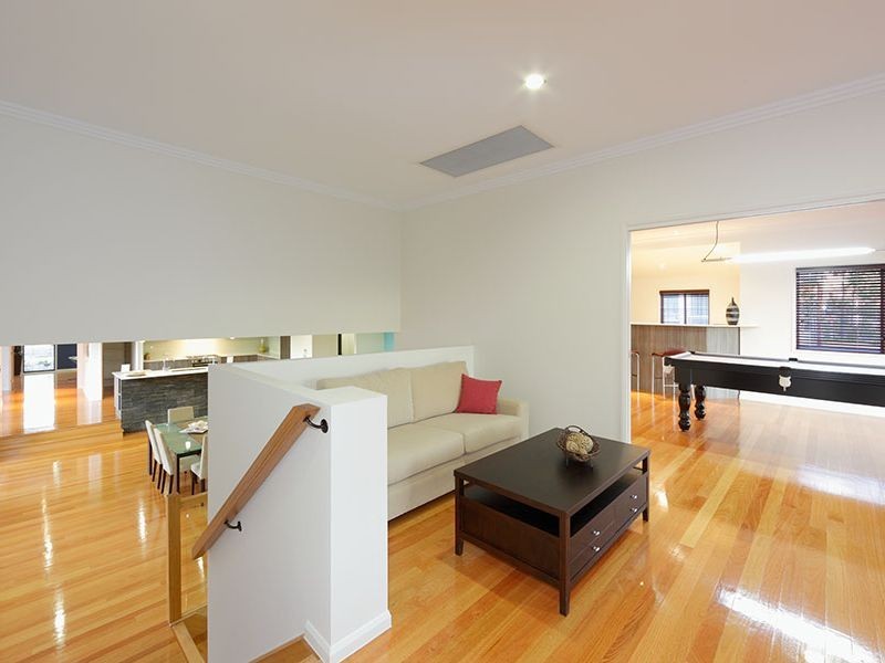 8 Crest Ridge Pde, Brookwater QLD 4300