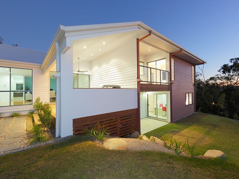 8 Crest Ridge Pde, Brookwater QLD 4300