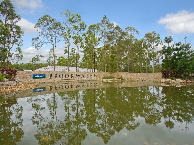 8 Seanna Place, Brookwater QLD 4300