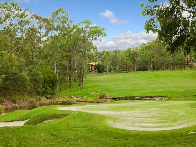 8 Seanna Place, Brookwater QLD 4300