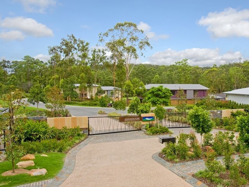 8 Seanna Place, Brookwater QLD 4300