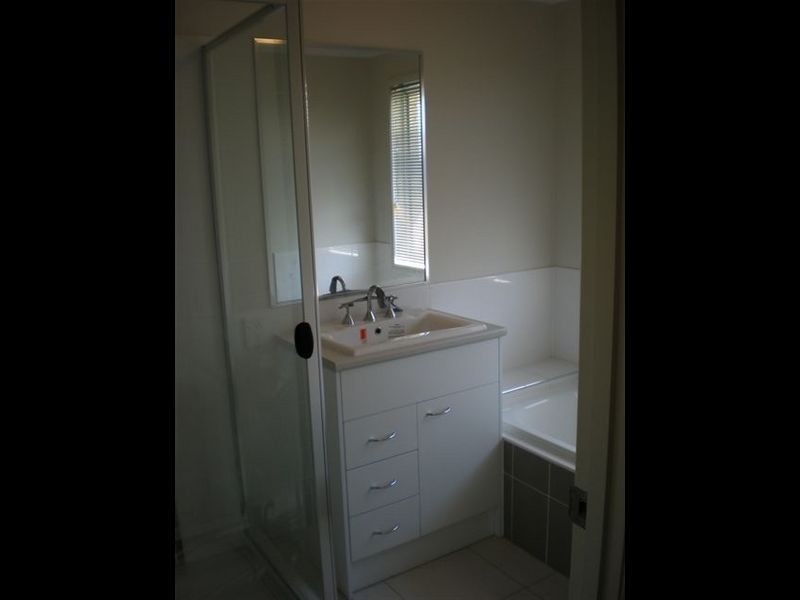 16 Harold Reinhardt Drive, Redbank Plains QLD 4301