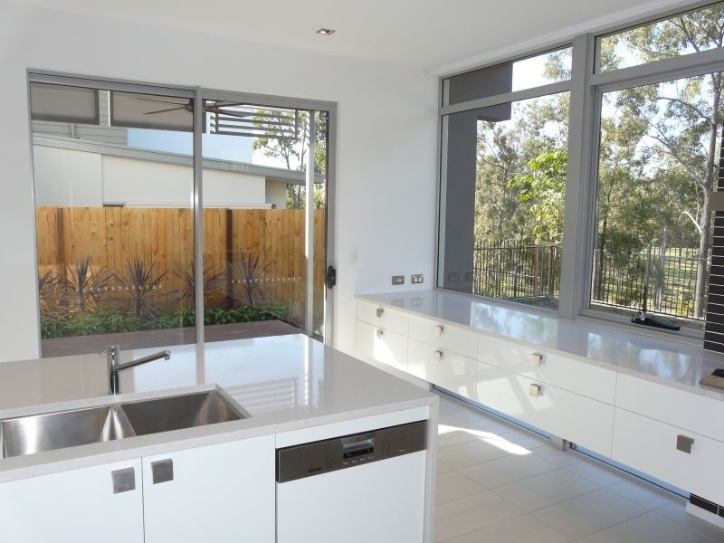 11 Spyglass Lane, Brookwater QLD 4300