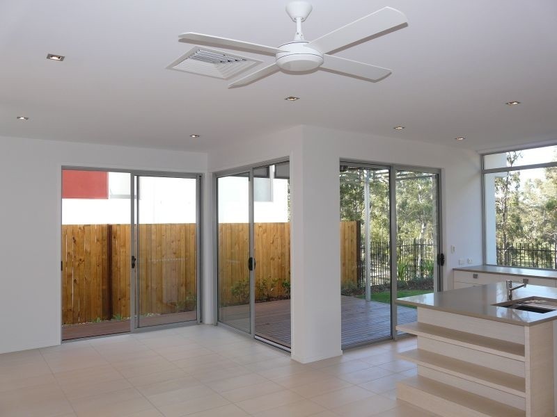 9 Spyglass Lane, Brookwater QLD 4300