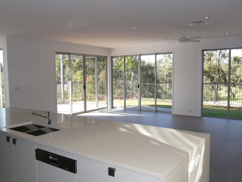 1 Spyglass Lane, Brookwater QLD 4300
