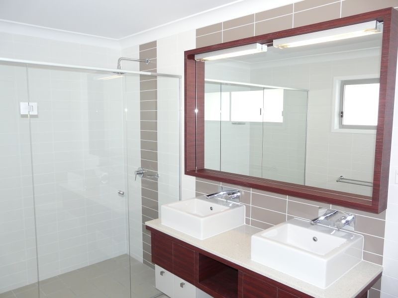 1 Spyglass Lane, Brookwater QLD 4300