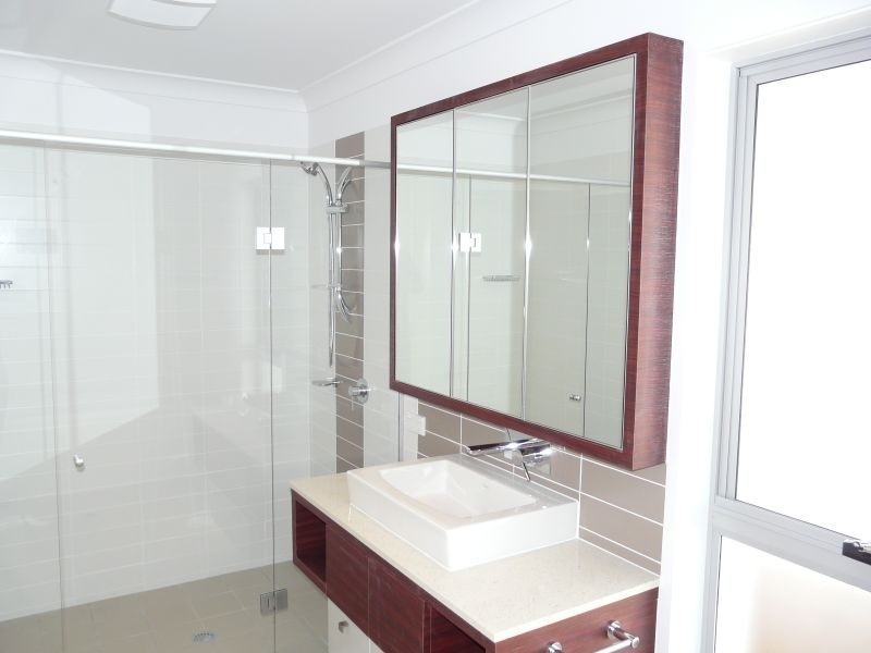 1 Spyglass Lane, Brookwater QLD 4300