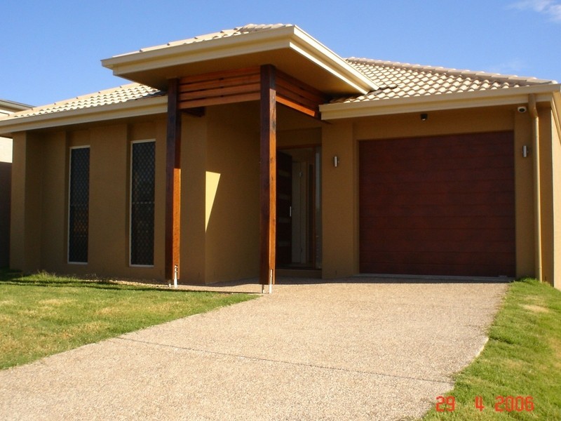 19 Freesia Place, Springfield Lakes QLD 4300