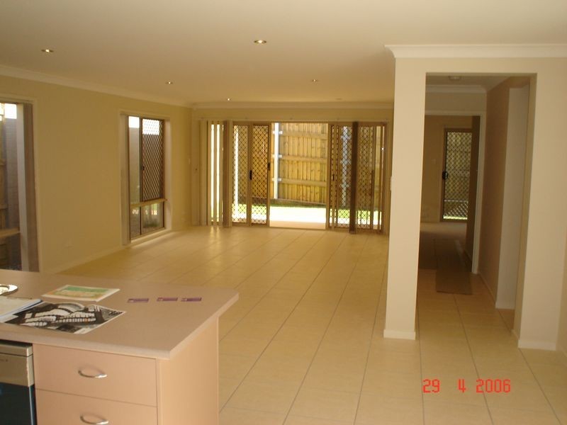 19 Freesia Place, Springfield Lakes QLD 4300