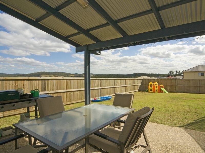 61 Highlands Terrace, Springfield Lakes QLD 4300