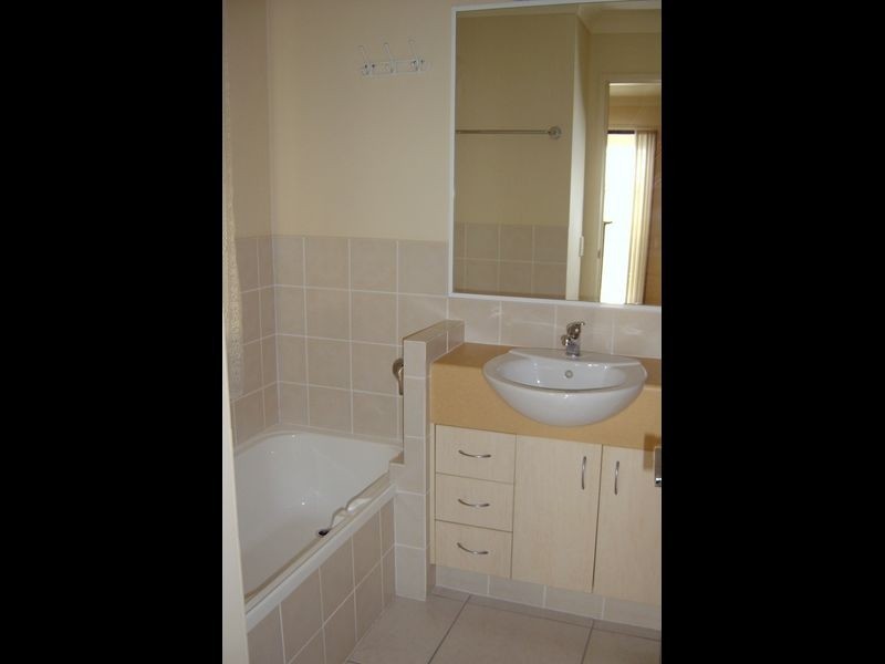 25 Ellen Circuit, Springfield Lakes QLD 4300