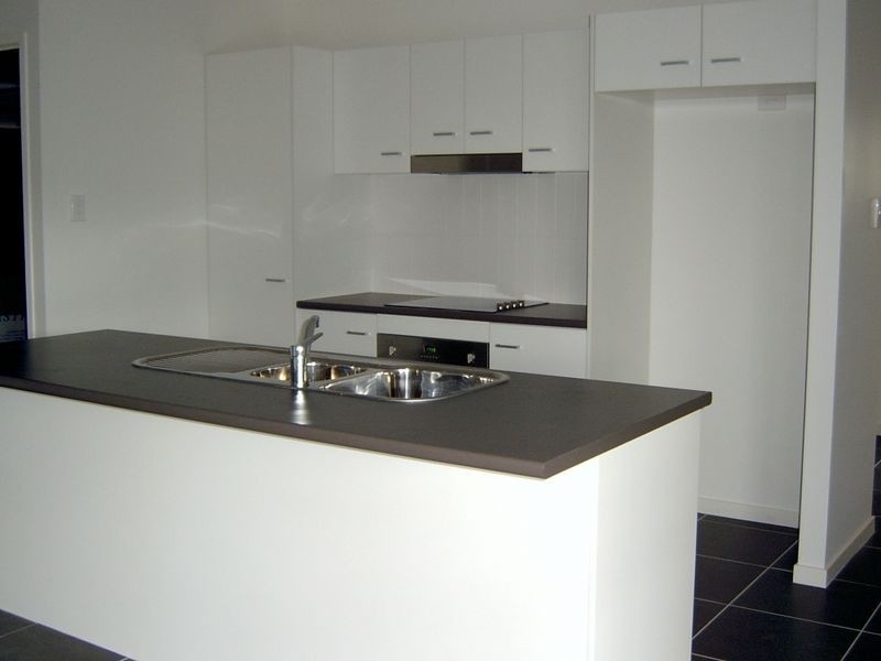 31 Emerald Crescent, Springfield Lakes QLD 4300