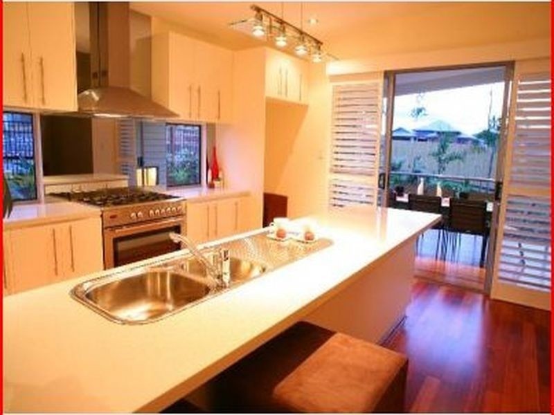 2 Boronia Ct, Springfield Lakes QLD 4300