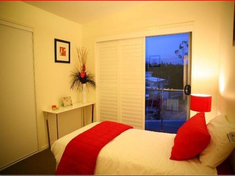 2 Boronia Ct, Springfield Lakes QLD 4300