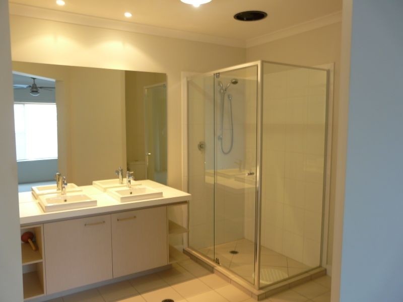 7 Clearpoint Way, Springfield Lakes QLD 4300