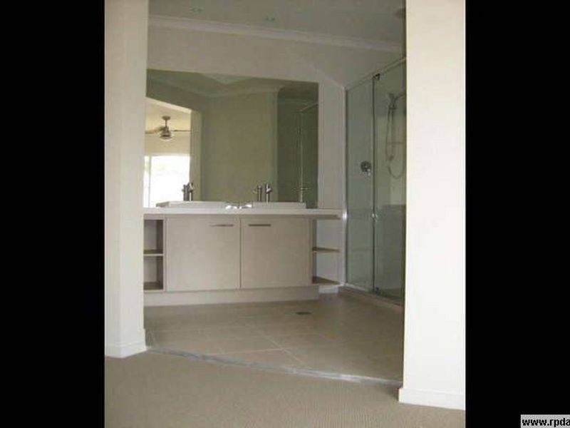 7 Clearpoint Way, Springfield Lakes QLD 4300