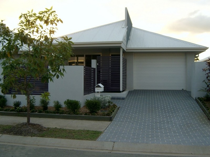47 Creekside Drive, Springfield Lakes QLD 4300