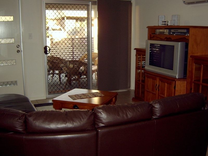 47 Creekside Drive, Springfield Lakes QLD 4300
