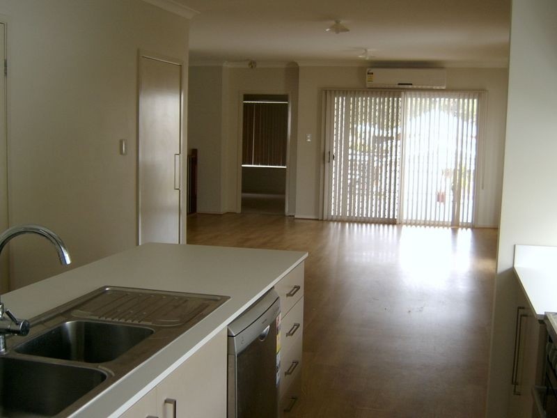 19 Escarpment Drive, Springfield Lakes QLD 4300