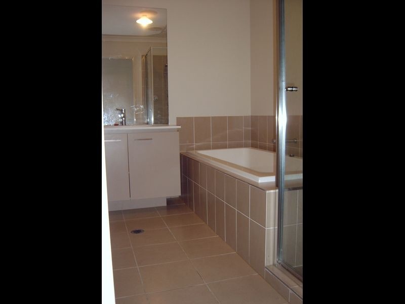 19 Escarpment Drive, Springfield Lakes QLD 4300