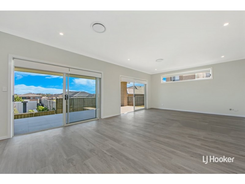 37 Thorogood Blvd, Kellyville NSW 2155