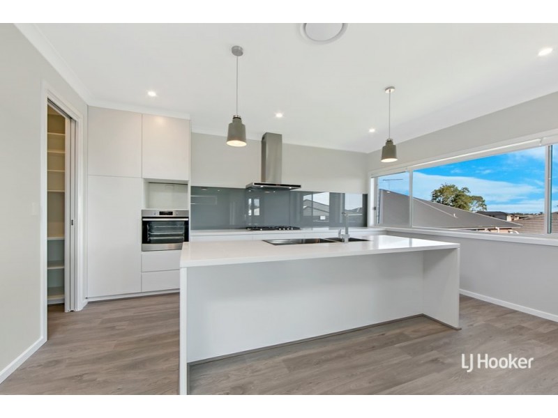 37 Thorogood Blvd, Kellyville NSW 2155