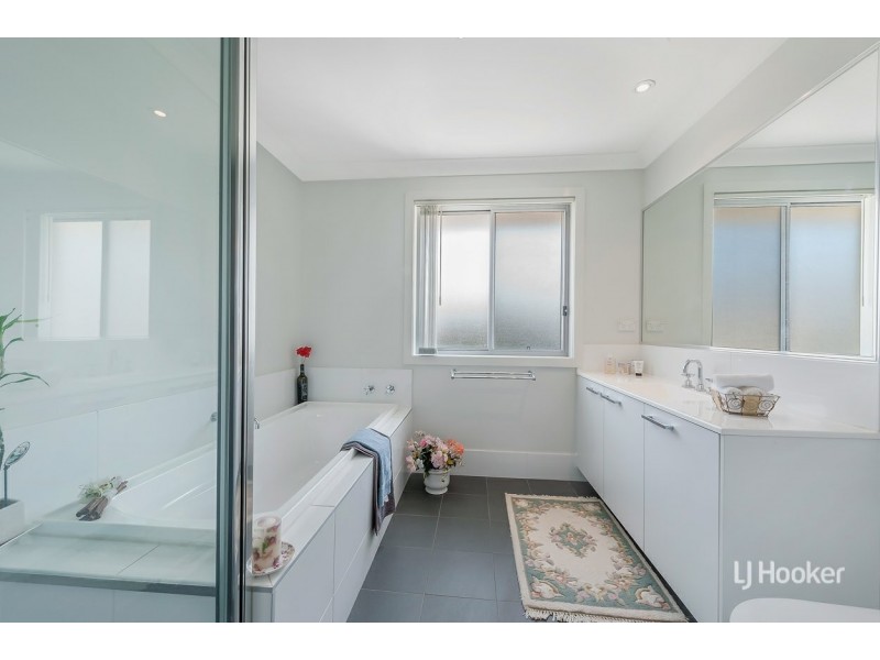 14 Lookout Circuit, Stanhope Gardens NSW 2768