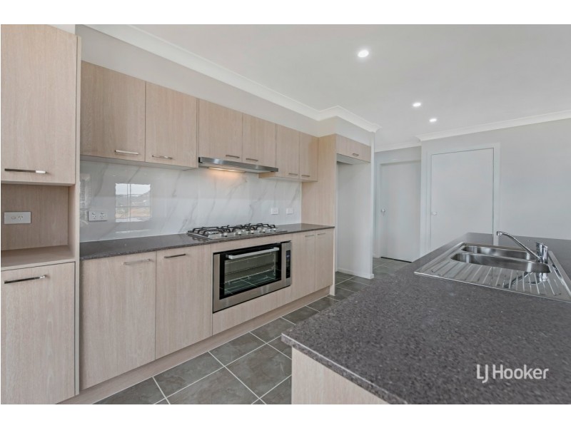 1 Brocklebank St, Box Hill NSW 2765