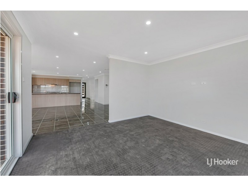 1 Brocklebank St, Box Hill NSW 2765