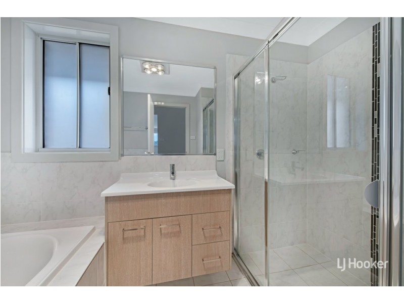 1 Brocklebank St, Box Hill NSW 2765