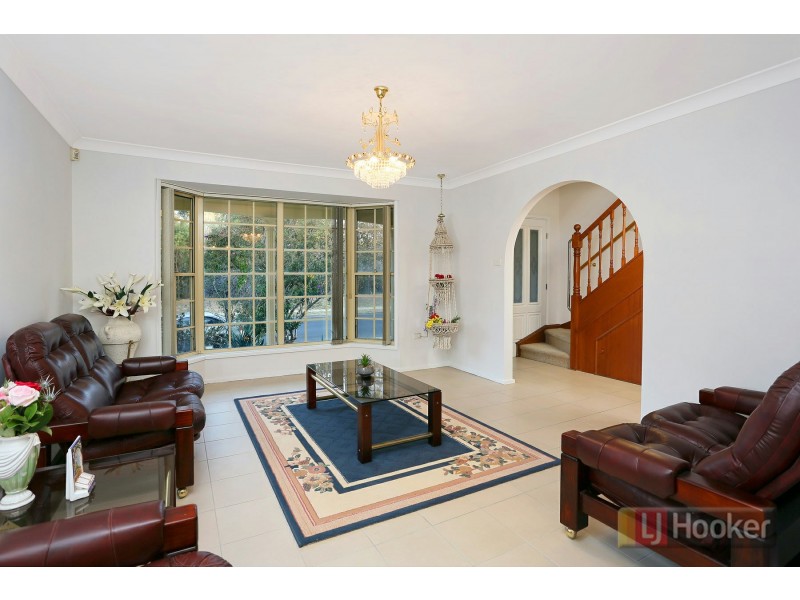 17 Hawkesworth Parade, Kings Langley NSW 2147