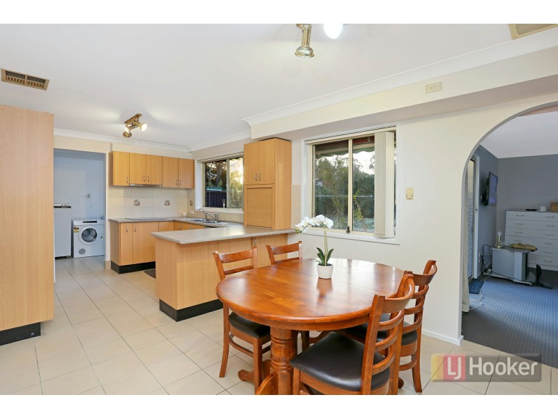 17 Hawkesworth Parade, Kings Langley NSW 2147