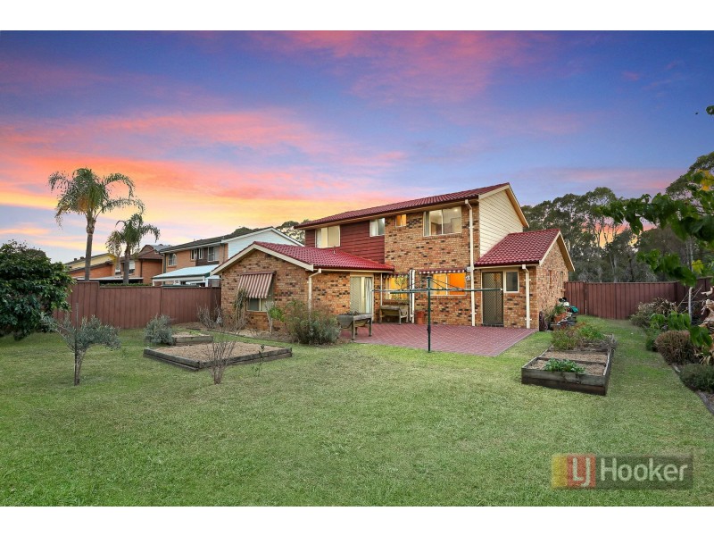 17 Hawkesworth Parade, Kings Langley NSW 2147